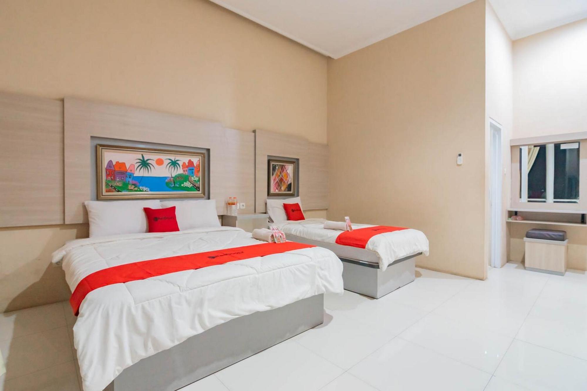 Reddoorz Resort Premium @ Sangkan Hurip Kuningan Exterior foto